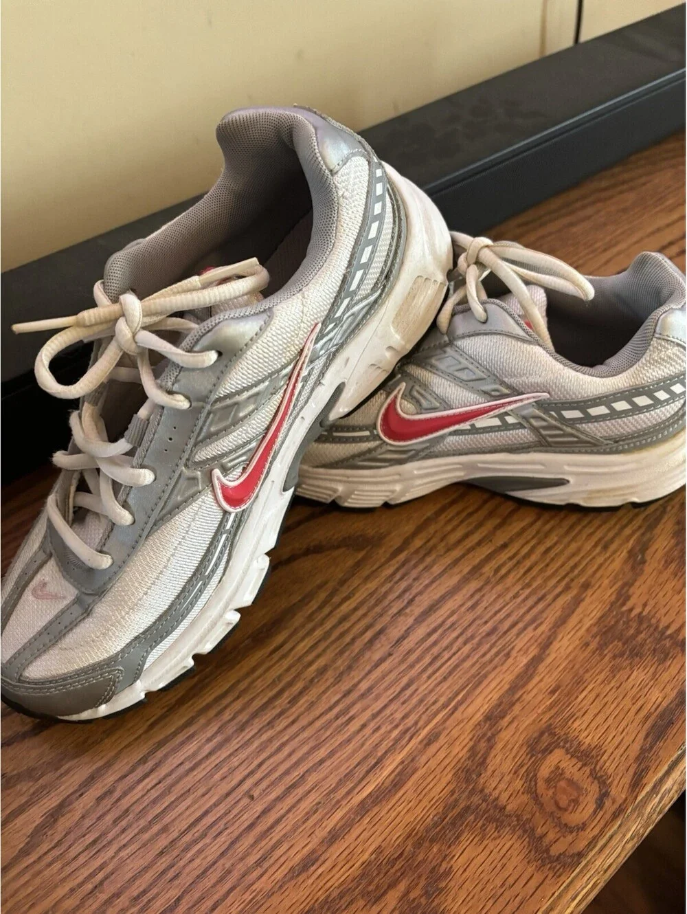 Size 7.5 - Nike Initiator White W
